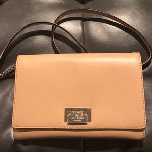 Kate Spade cross body bag in light tan!
